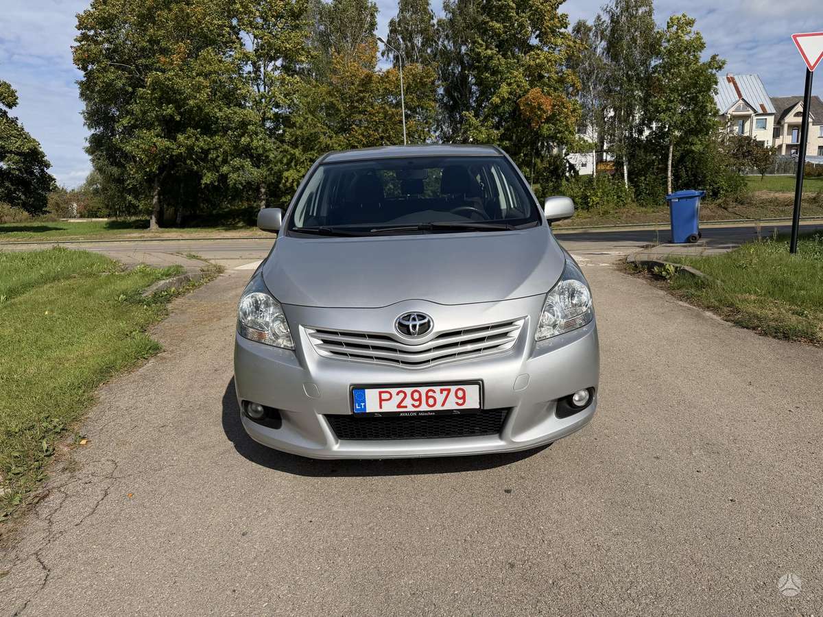 Toyota Verso 2010 — photo 7