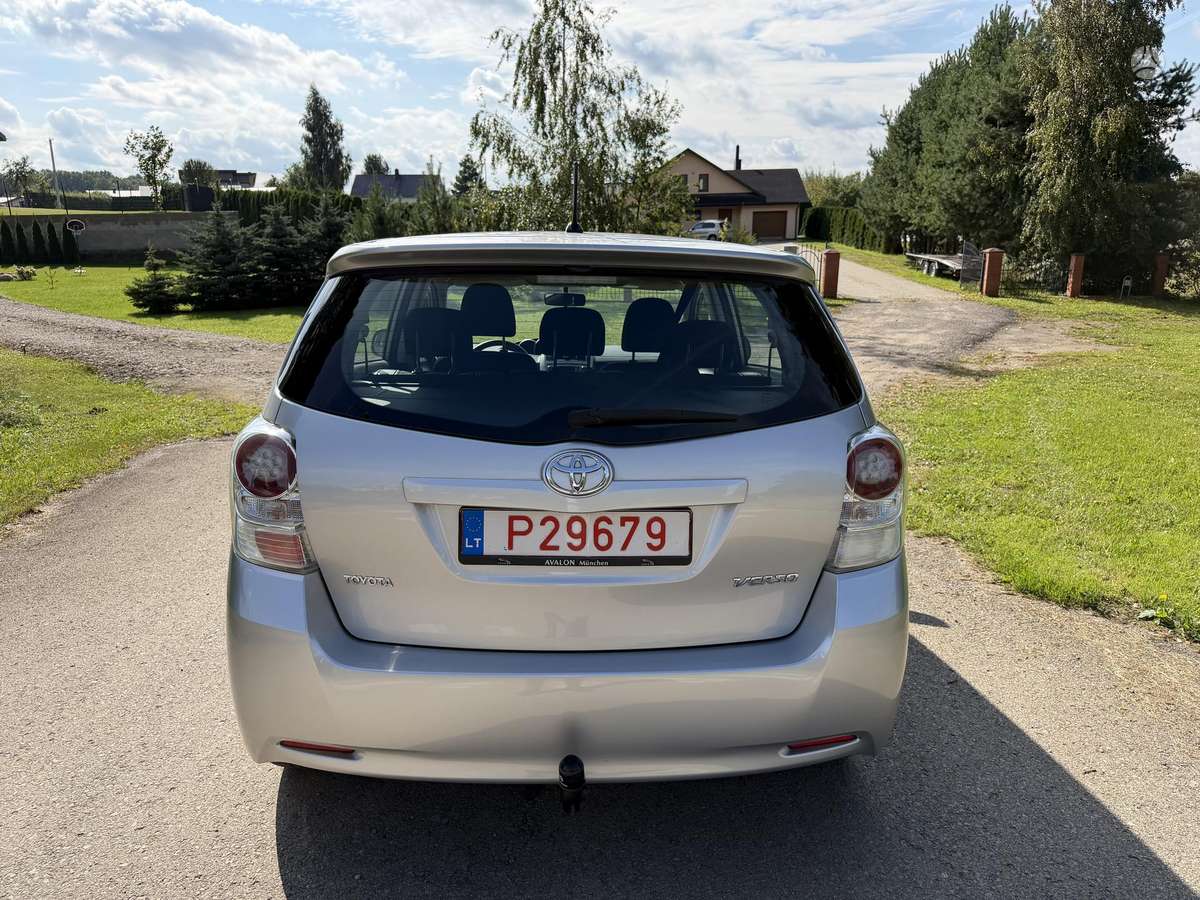 Toyota Verso 2010 — photo 8