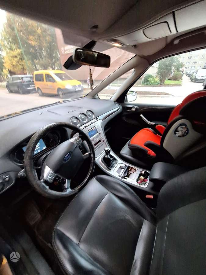 Ford Galaxy 2010 — photo 5