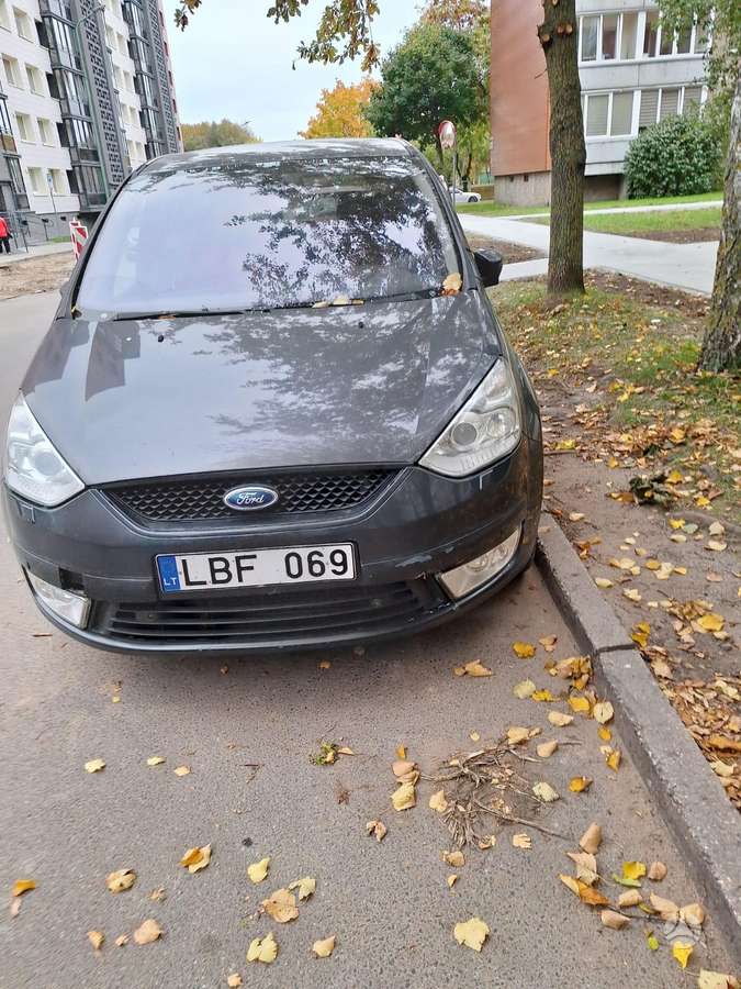 Ford Galaxy 2010 — photo 6