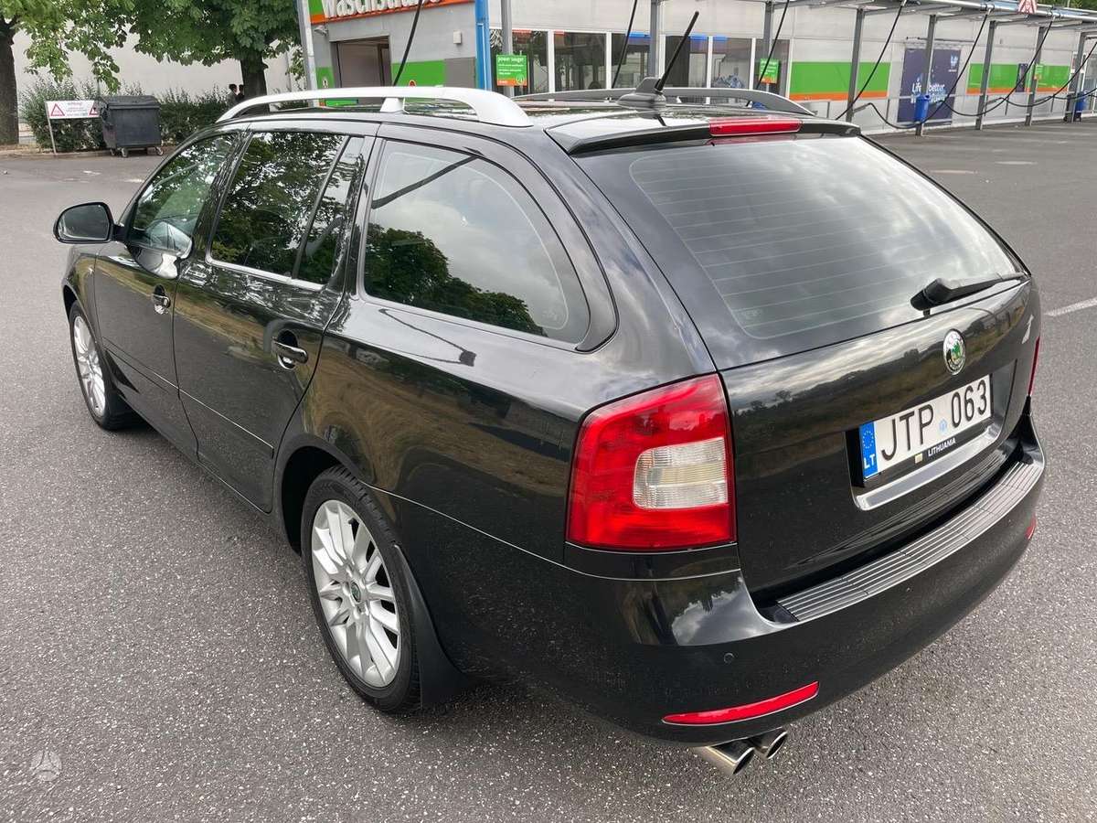 Skoda Octavia 2009 — interior