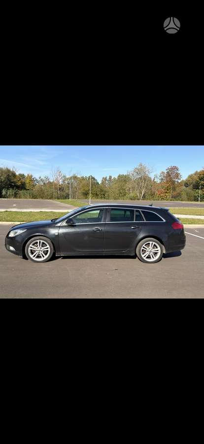 Opel Insignia 2010 — салон