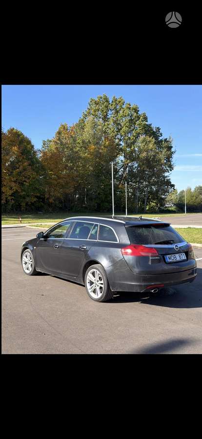Opel Insignia 2010 — двигун 1956 cm³, 160 HP (118kW)