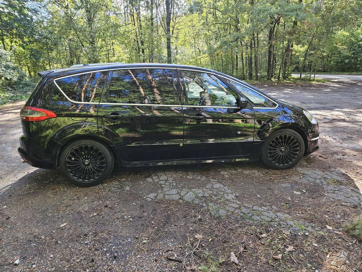 Ford S-MAX 2011 — салон