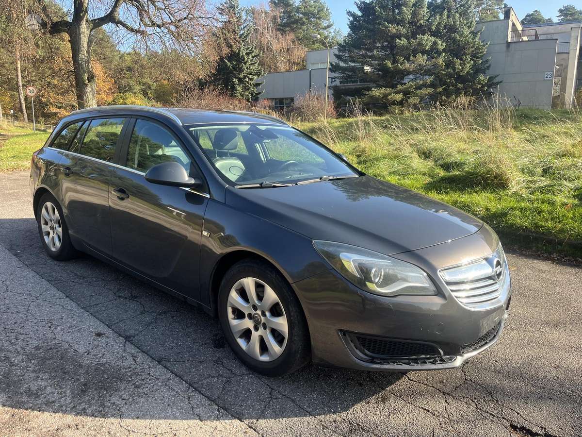 Opel Insignia 2014 — rear view