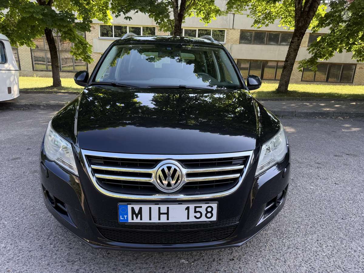 Volkswagen Tiguan 2008 — rear view
