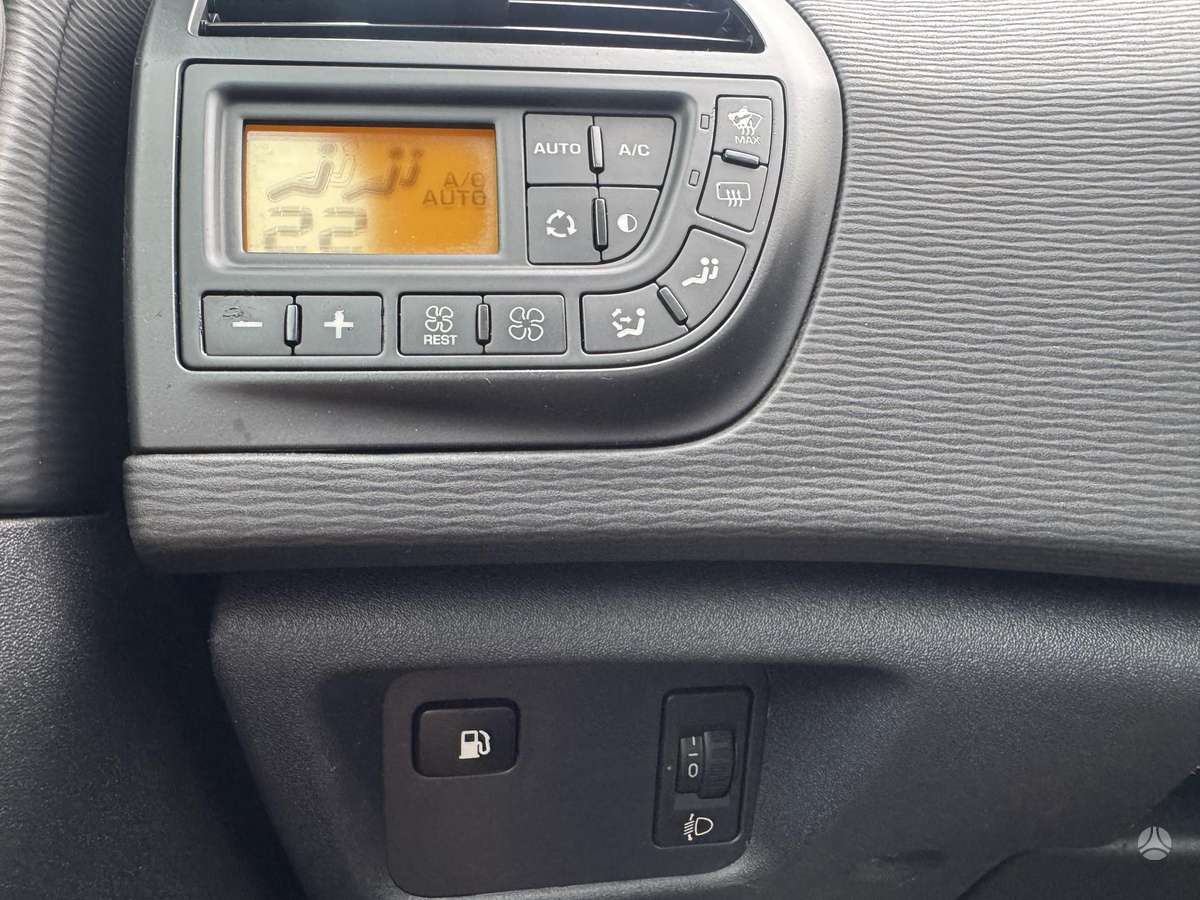 Citroen C4 2008 — photo 13