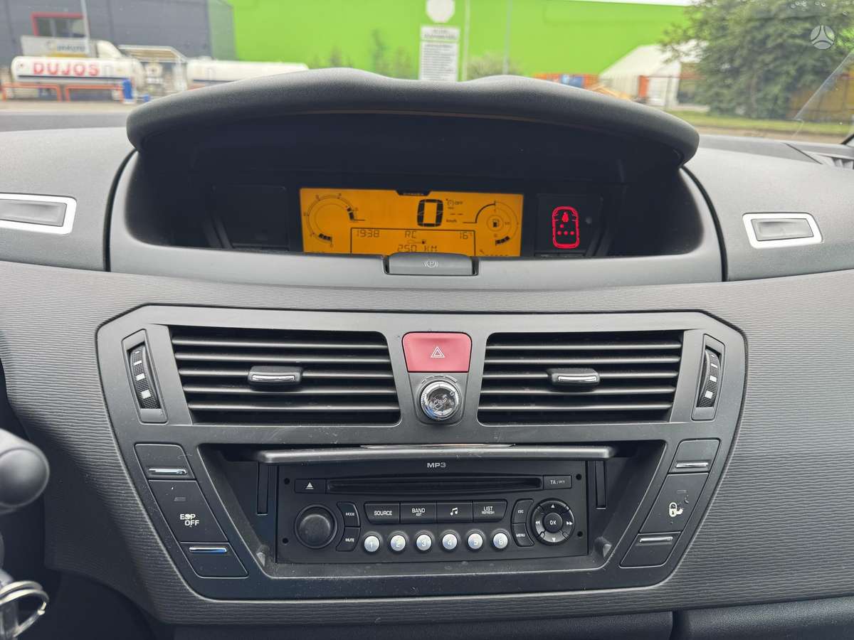 Citroen C4 2008 — photo 14