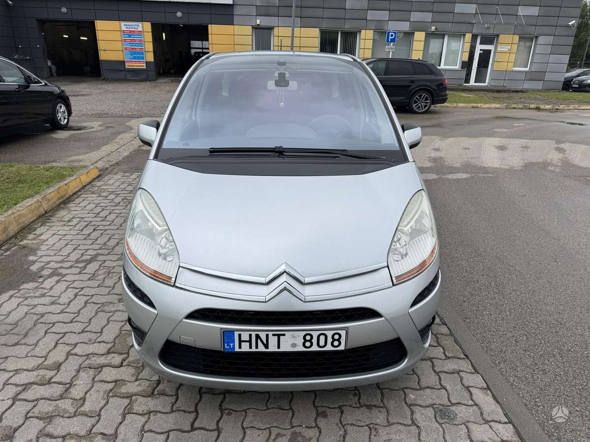Citroen C4 2008 — rear view