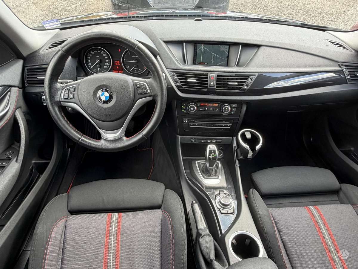 BMW X1 2012 — фото 11