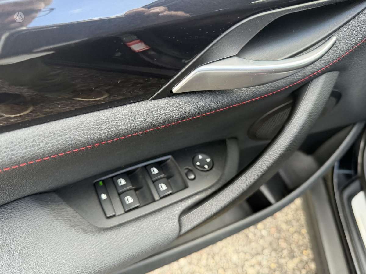 BMW X1 2012 — фото 16