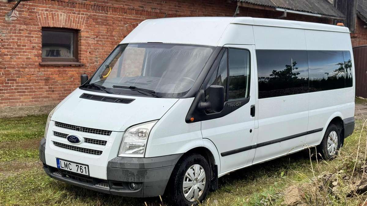 Ford Transit 2013 — вигляд ззаду