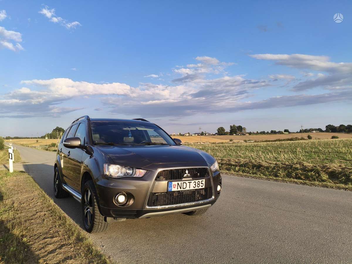 Mitsubishi Outlander, 2011