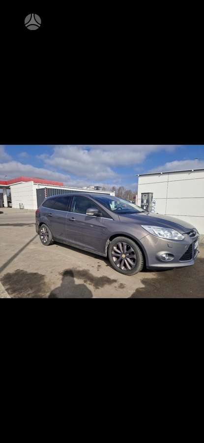 Ford Focus 2012 — interior