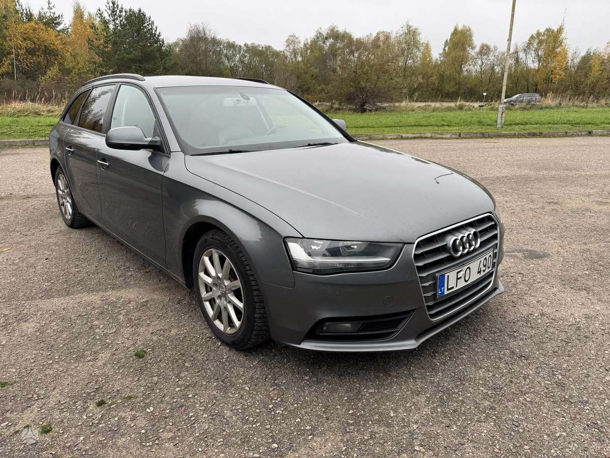 Audi A4 2014 — rear view