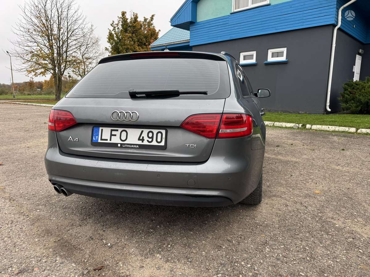 Audi A4 2014 — engine 1968 cm³, 136 HP (100kW)