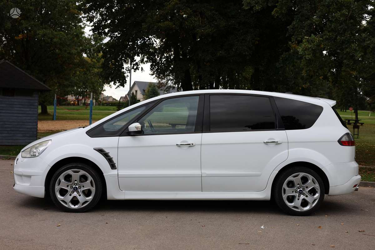 Ford S-MAX 2010 — салон