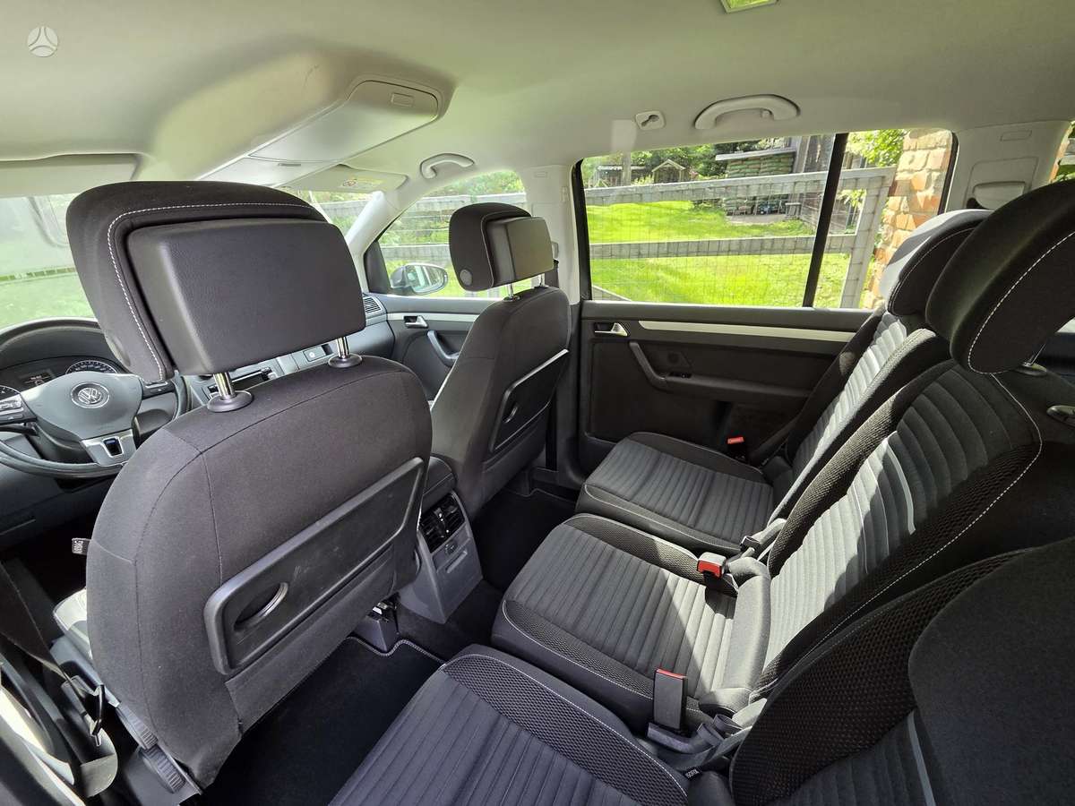 Volkswagen Touran 2015 — photo 10
