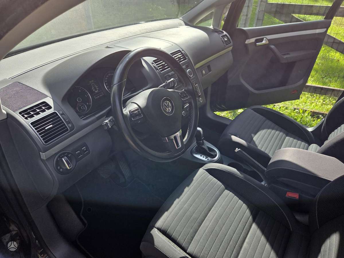 Volkswagen Touran 2015 — photo 6