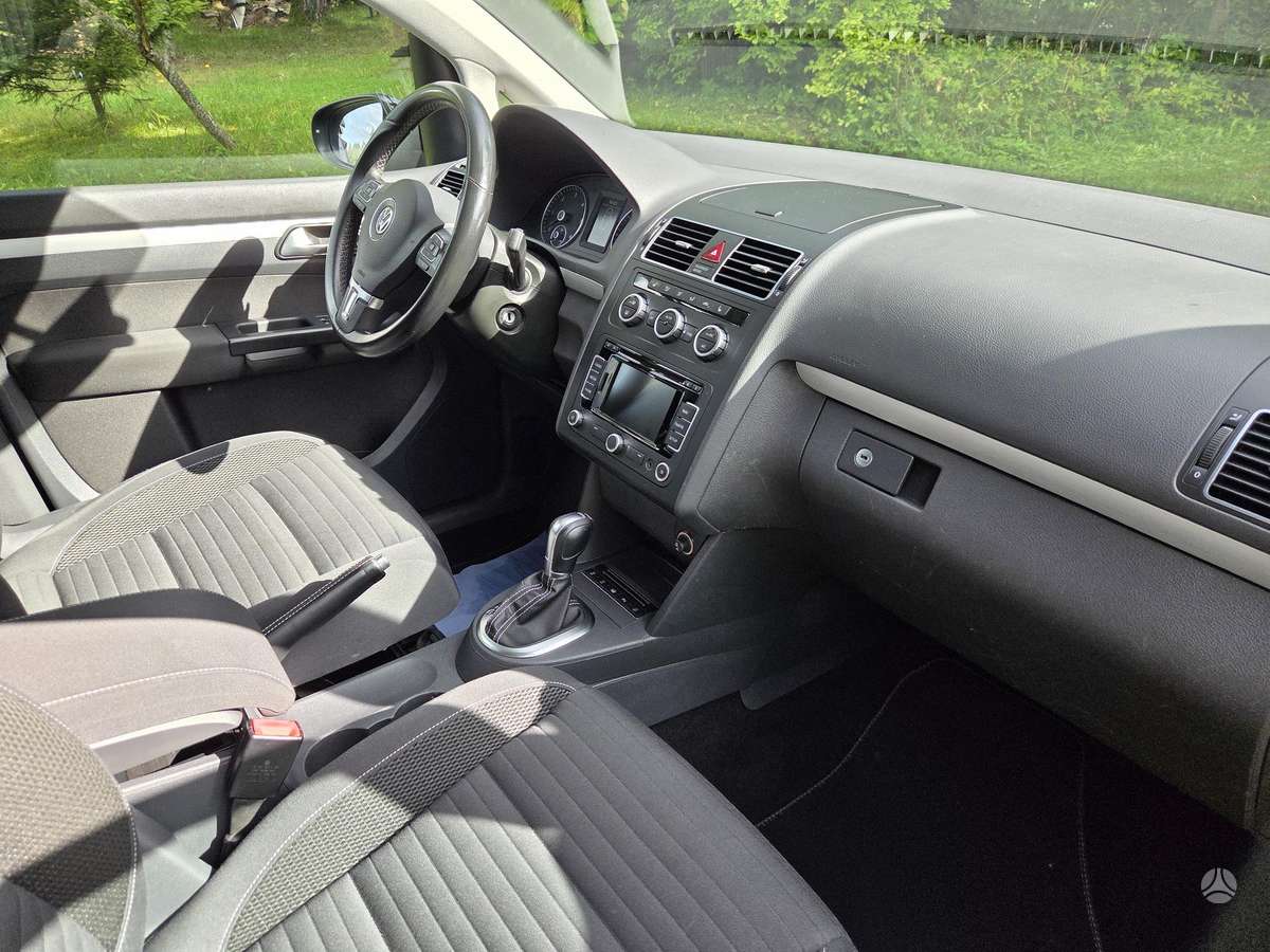 Volkswagen Touran 2015 — photo 8