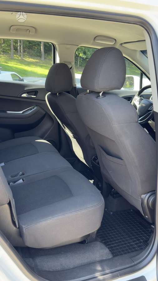 Chevrolet Orlando 2011 — photo 23