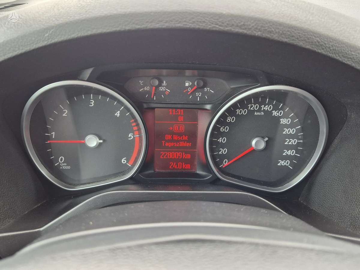 Ford Galaxy 2011 — photo 10