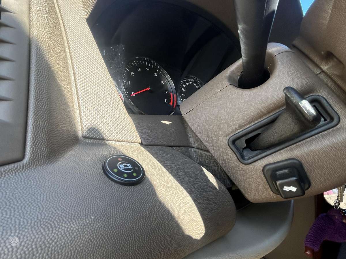 Cadillac SRX 2007 — photo 19