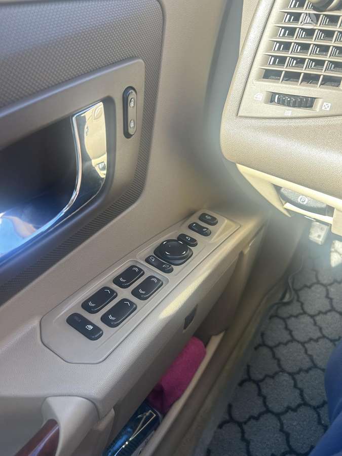 Cadillac SRX 2007 — photo 21