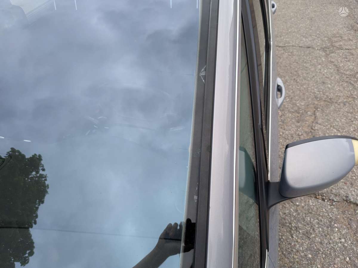 Ford S-MAX 2011 — photo 12