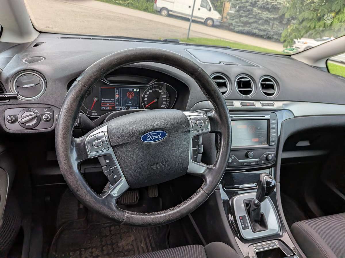 Ford S-MAX 2011 — photo 14