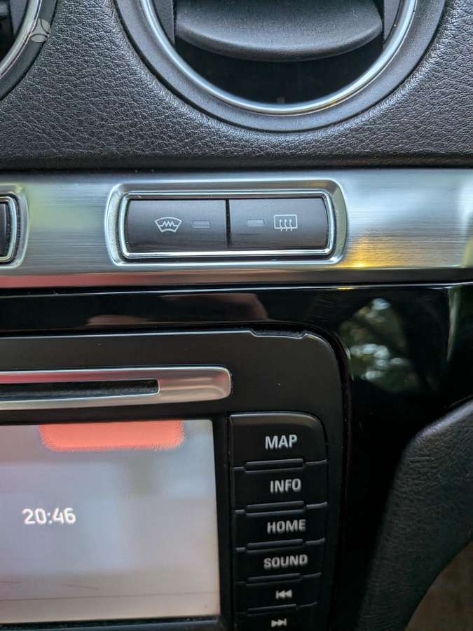 Ford S-MAX 2011 — photo 21
