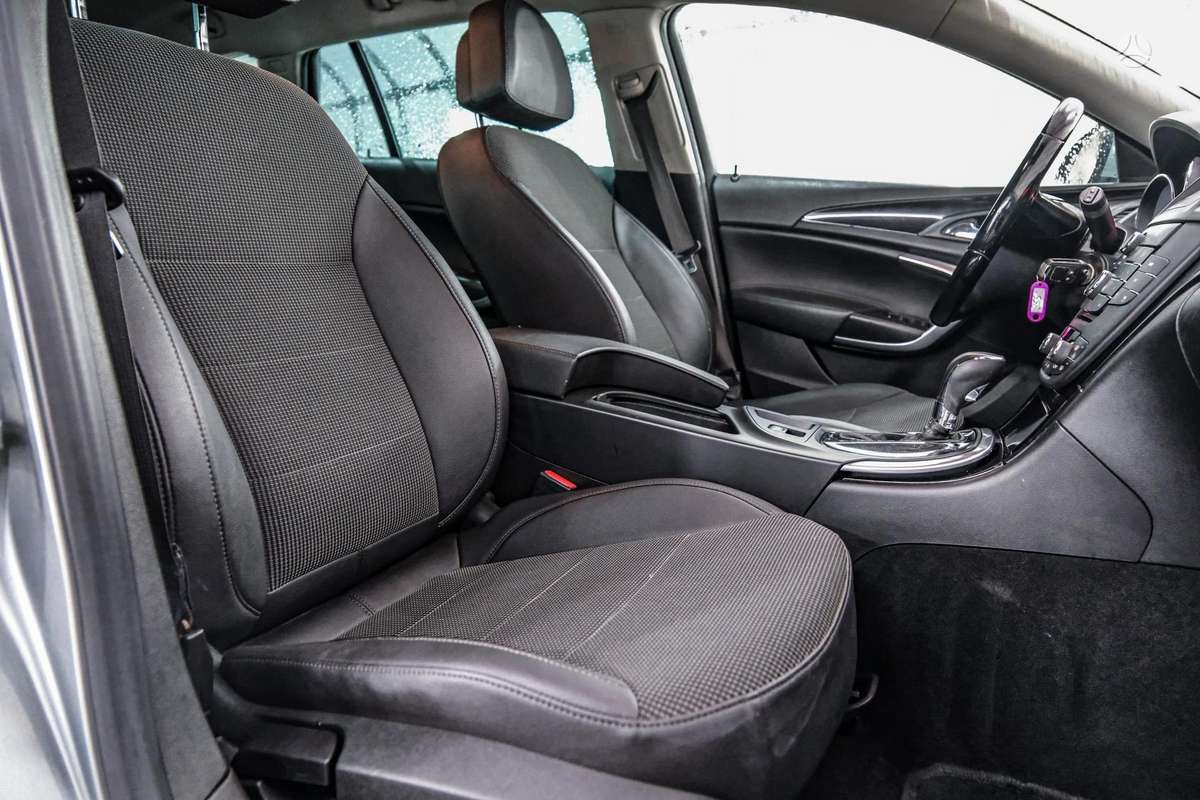 Opel Insignia 2010 — photo 12
