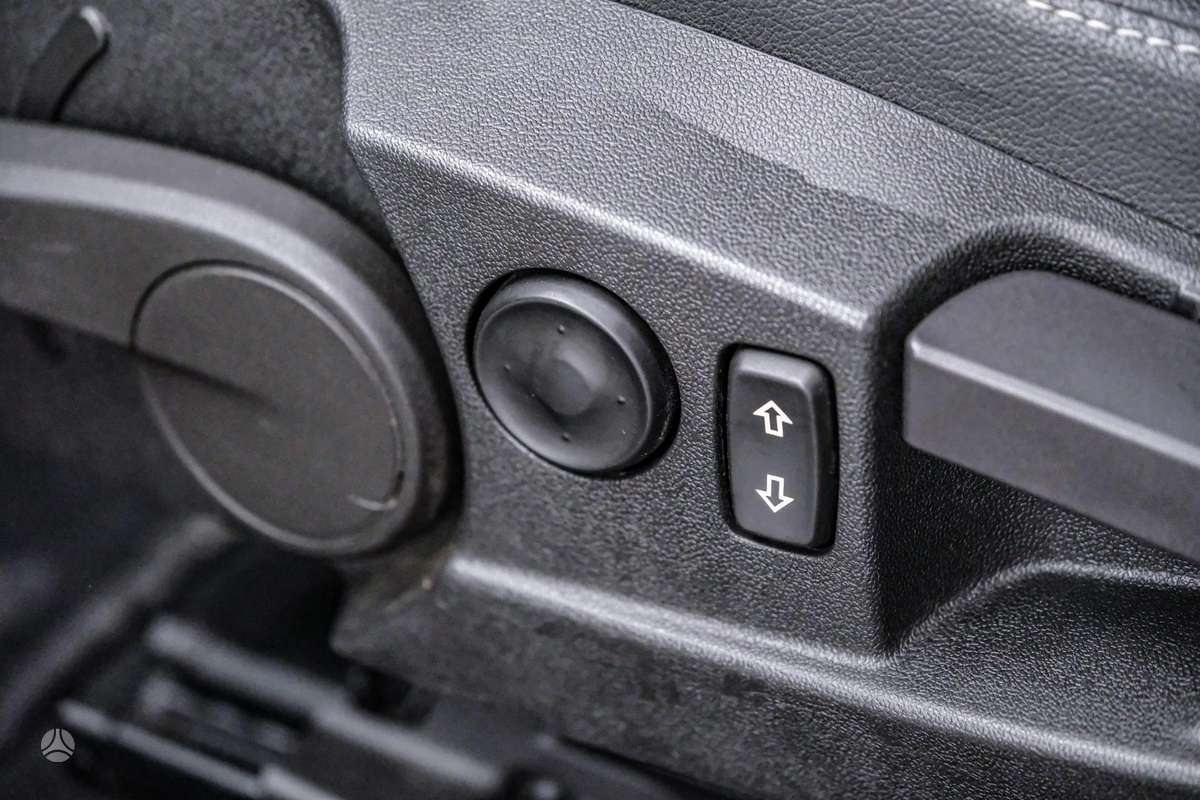Opel Insignia 2010 — photo 14