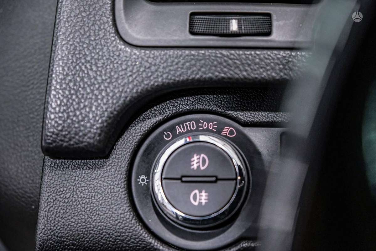 Opel Insignia 2010 — photo 15