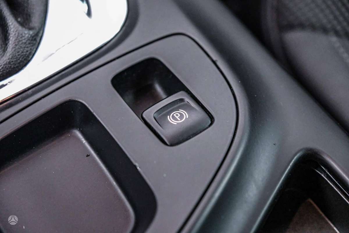 Opel Insignia 2010 — photo 22