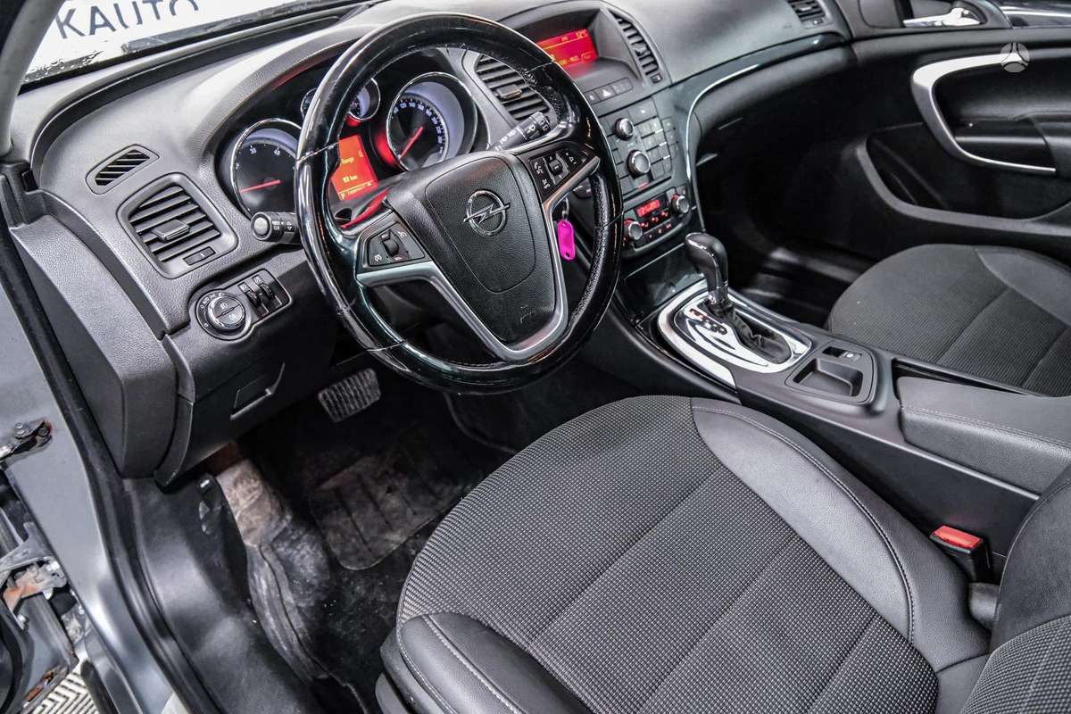 Opel Insignia 2010 — photo 5