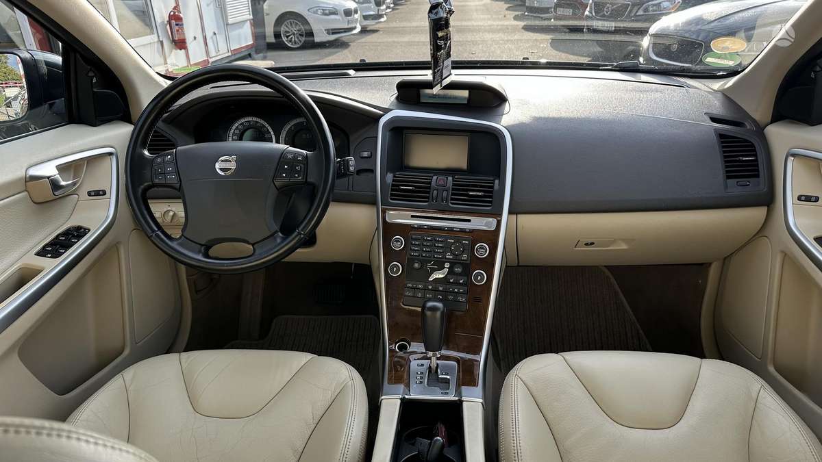 Volvo XC60 2009 — photo 12