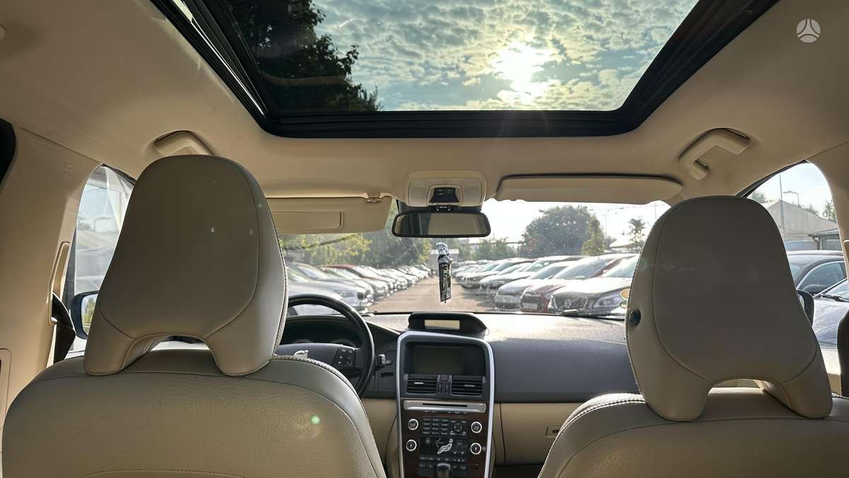 Volvo XC60 2009 — photo 15