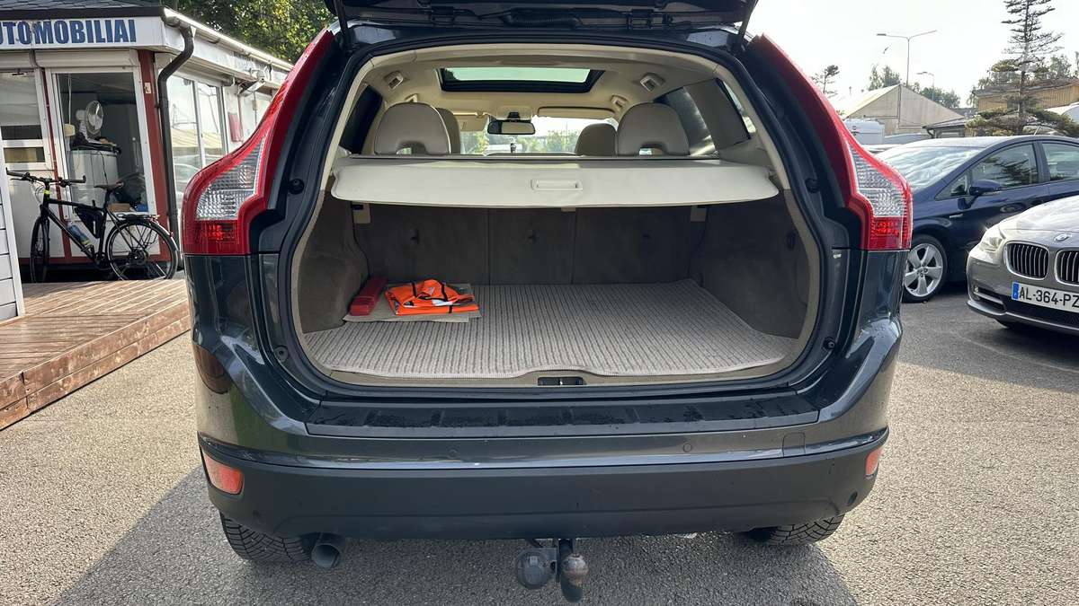 Volvo XC60 2009 — photo 16