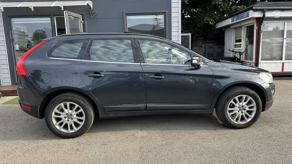 Volvo XC60 2009 — engine 2400 cm³, 185 HP (136kW)