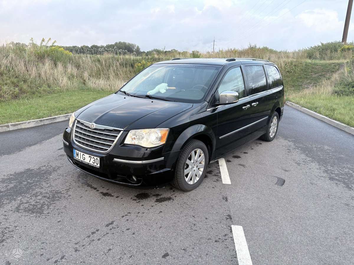 Chrysler Grand 2010 — rear view