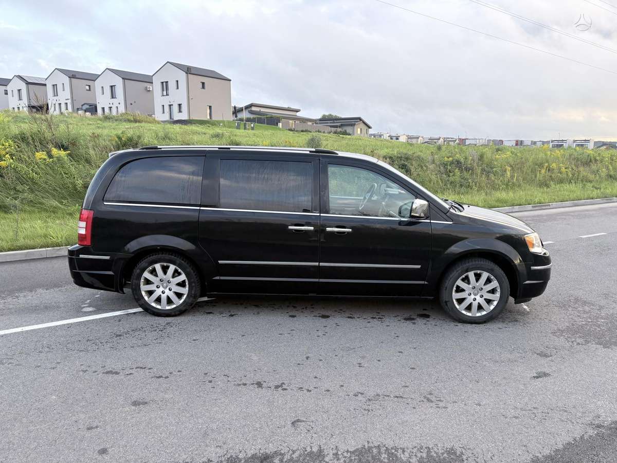 Chrysler Grand 2010 — photo 7