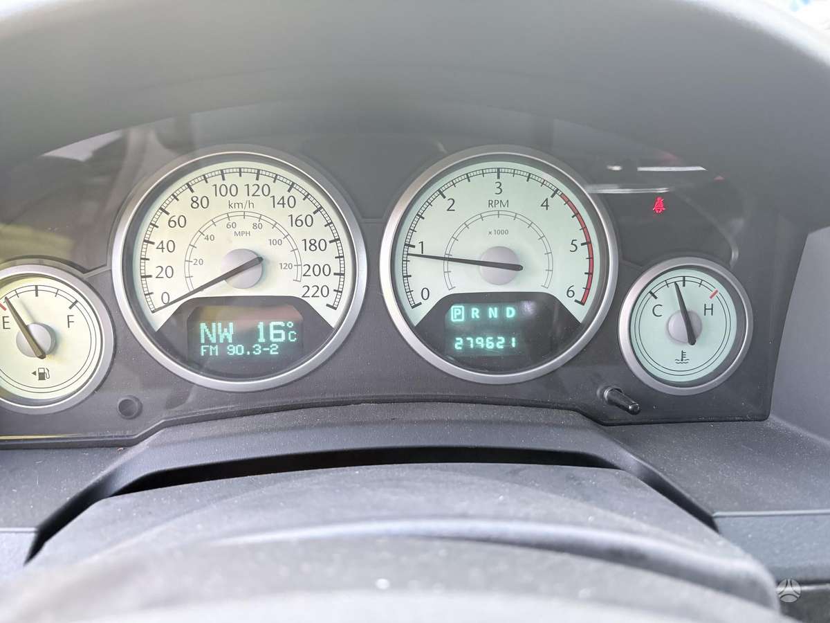 Chrysler Grand 2010 — photo 9