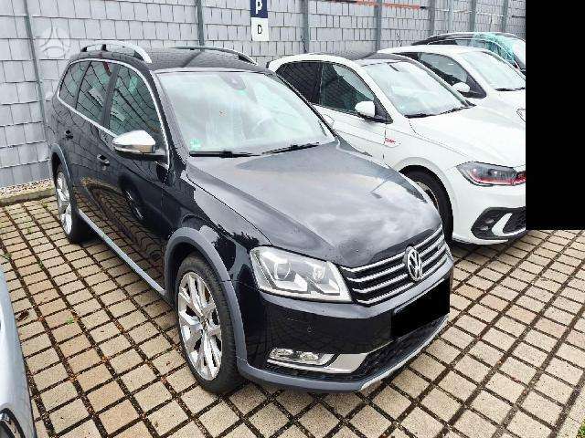 Volkswagen Passat 2013 — вигляд ззаду