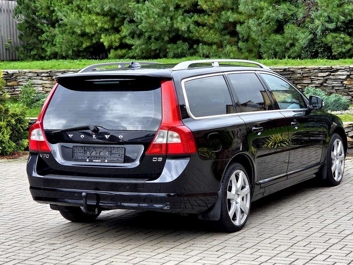 Volvo V70 2011 — photo 10