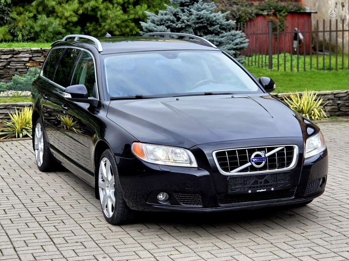 Volvo V70 2011 — photo 13