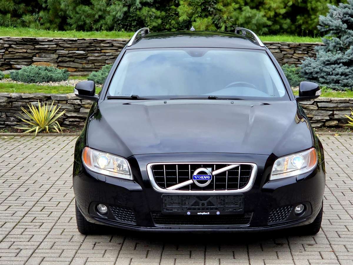 Volvo V70 2011 — photo 14