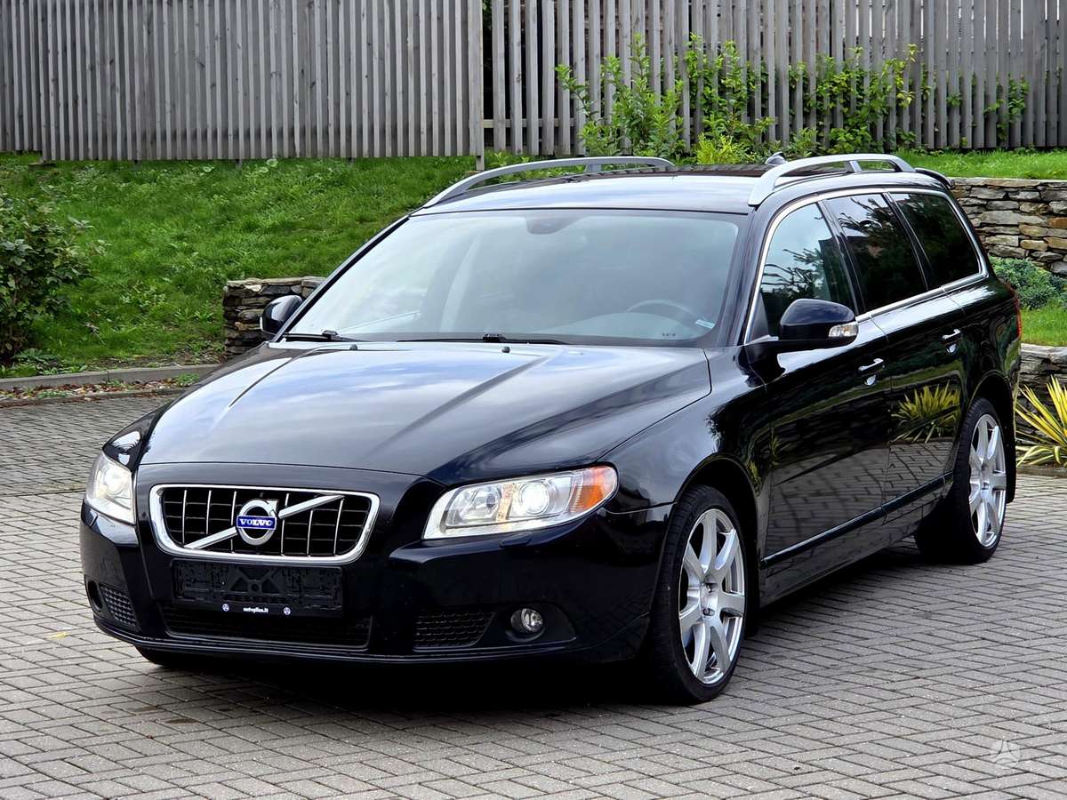 Volvo V70 2011 — photo 15