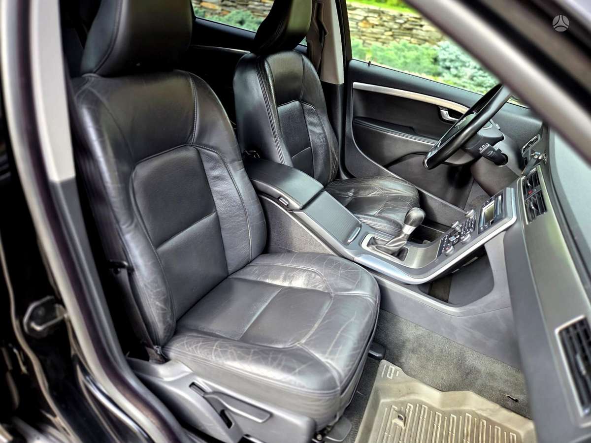 Volvo V70 2011 — photo 20