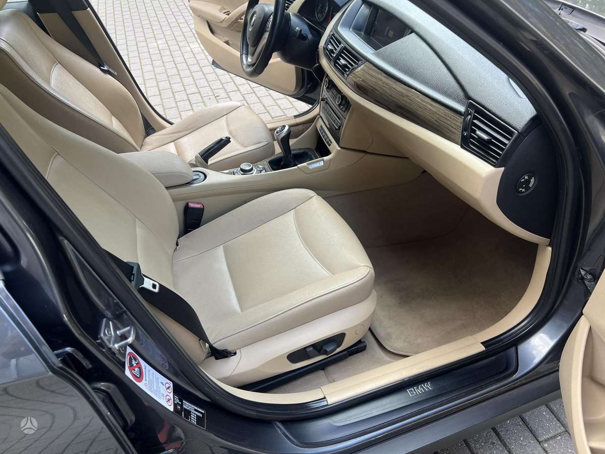 BMW X1 2013 — photo 13
